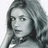 Anne Lonnberg as La deuxième baby sitter (uncredited)