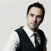 Damien Leith as Darren