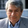 Roger Gicquel as Charles - un animateur TV