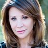 Cheri Oteri as Dee Johanssen