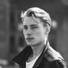 Niclas Gillis as Landon