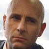 Jordan Lage as Therapist
