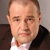 Cezary Zak as deputy prime minister Sekuła