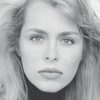 Suzee Slater as Leslie Todd