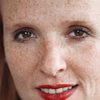 Annick Johnson as Agent immobilier