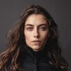 Paloma Coquant as Sara