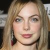 Amanda Walsh as Vicki Sanders