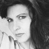 Antonella Antinori as Leslie