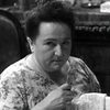 Jane Pierson as Rose, la Voisine (uncredited)