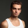 Javier Amann as Víctor