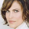 Justina Vail Evans as Amelia
