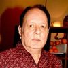 Navin Nischol as Mr. Dutt(Navin Nischal)