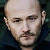 Moritz Grove as Tom