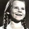 Verina Greenlaw as Dora Fredericks (uncredited)