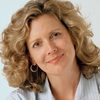 Kristine Sutherland as Mae Thompson