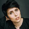 Ariel Hansen as Private Eye - Zara