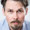 Nickel Bösenberg as Jim Emmett