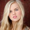 Maddie McCormick as Betsy