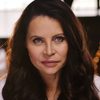 Tina Arning as Sarah