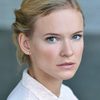 Magdalena Steinlein as Fille station-service