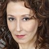 Defne Halman as Holly's Mother