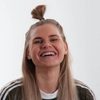 Tytti Junna as Helasuo-klinikan vastaanottohenkilö