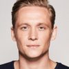 Matthias Schweighöfer as Felix