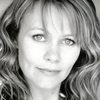 Stephanie Chambers as Claudia's Mum