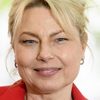 Helena Bergström as Carina