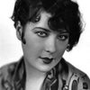 Yola d'Avril as Paulette (uncredited)