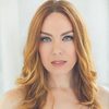 Kristin Condon as Val