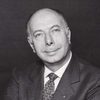 Ernesto Calindri as Police Commissioner Armando Malvasia
