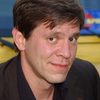 Carlos Jacott as Vince, aka Leo
