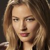 Tabrett Bethell as Victoria