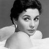 Jean Simmons as Mary Wilson