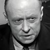 Marcel Rouzé as Le chef de gare