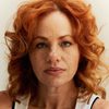 Karine Teles as Ângela