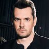 Jim Jefferies as Charlie