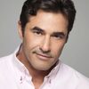 Luciano Szafir as William