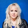 Jessica Wolff as Suzi Saari