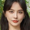 Shi Shi as Leslie