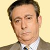 Luis Varela as Manuel (Veterinario)