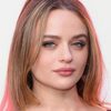 Joey King as Grace Bloom