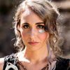 Madeleine Kennedy as Amber