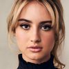 Grace Van Patten as Lilian