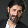 Jon Bermúdez as Oficial Detención