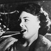 Mona McKinnon as Paula Trent