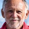Hans-Georg 'Gorm' Møller as "Savnet" studievært