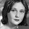 Mikaela Drozdovskaya as Plenniya lyotchitsa(M. Drozdovskaya)