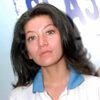 Elmayana Sabrenia as Host Gossip